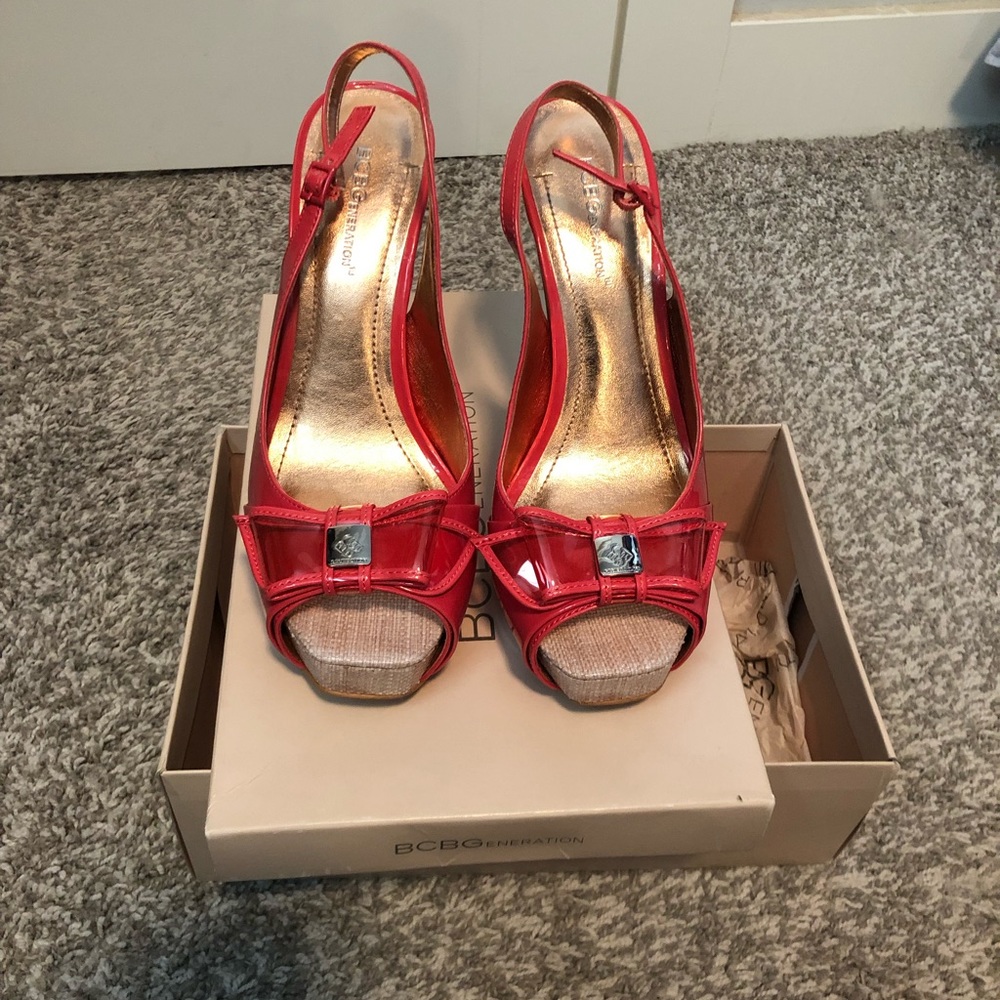 Size 9.5 BCBG coral colored heels.